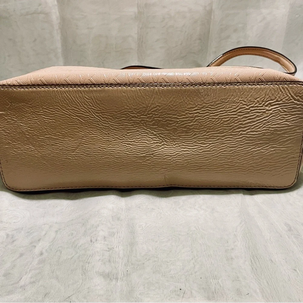 Michael Kors Jet Set Travel Signature Tote